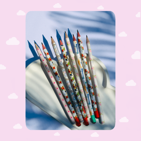 مداد مشکی طرح‌دار